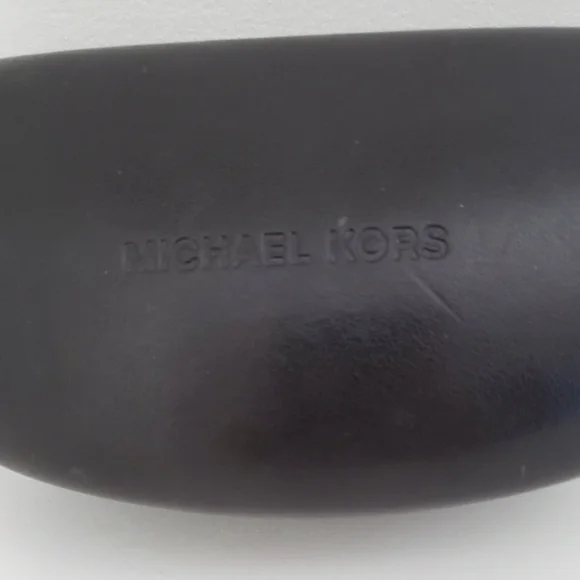Michael Kors Leather Sunglasses Case & Cleaning Cloth - Picture 2 of 4